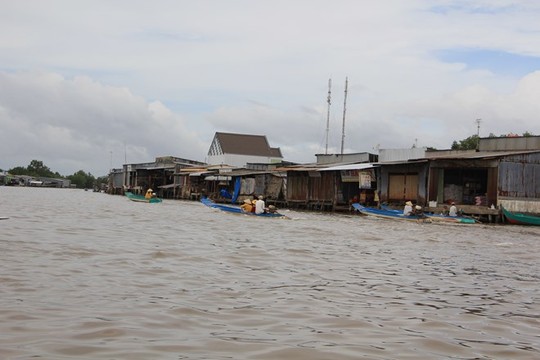 Cà[-]Mau:[-]Độc[-]đáo[-]cảnh[-]lấy[-]sông[-]làm[-]mặt[-]tiền[-]nhà